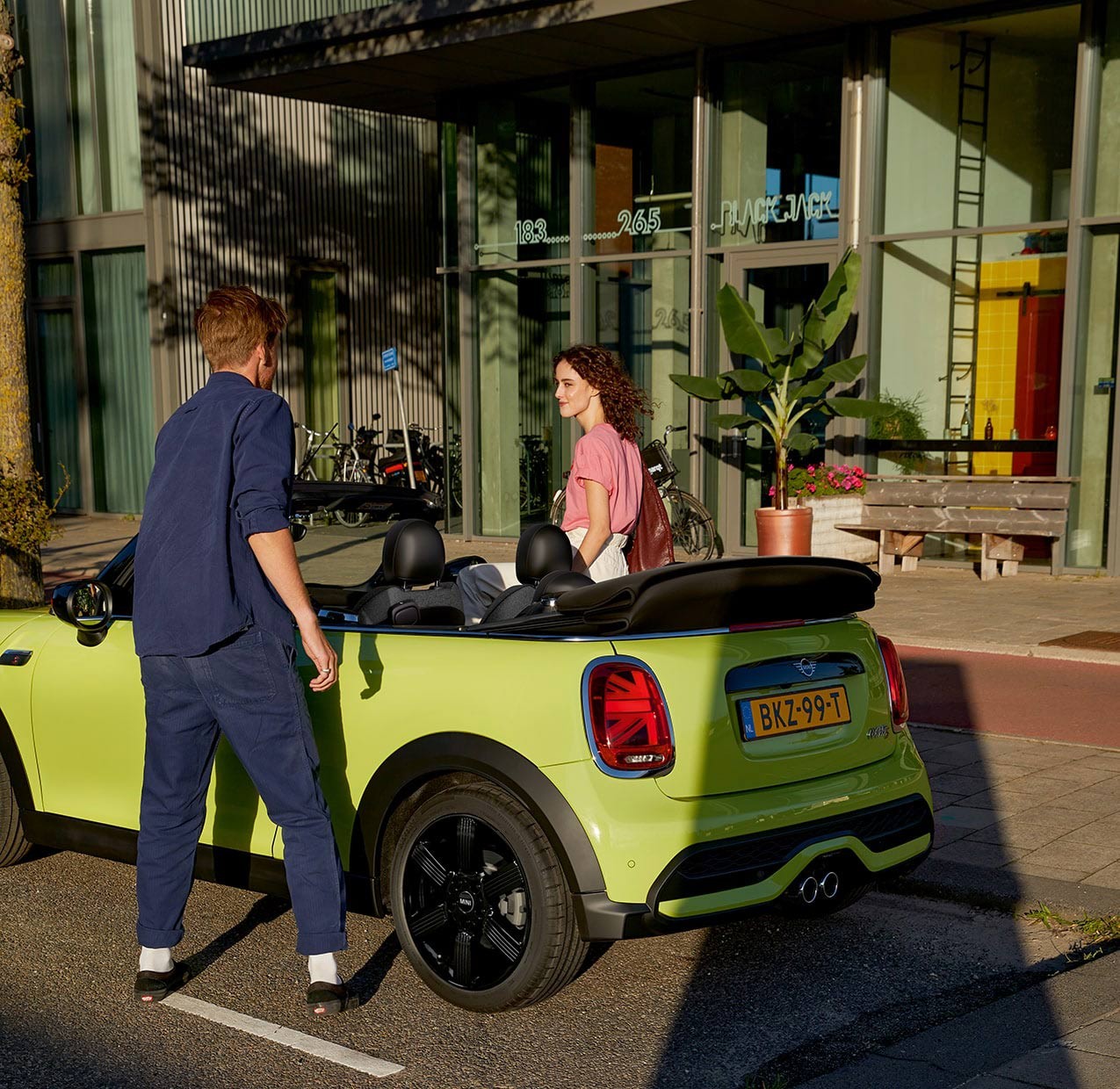 Gallery image 003 - The New MINI Convertible. Gallery image 003 - The New MINI Convertible.